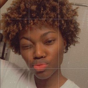 Meet your Posher, Destinee